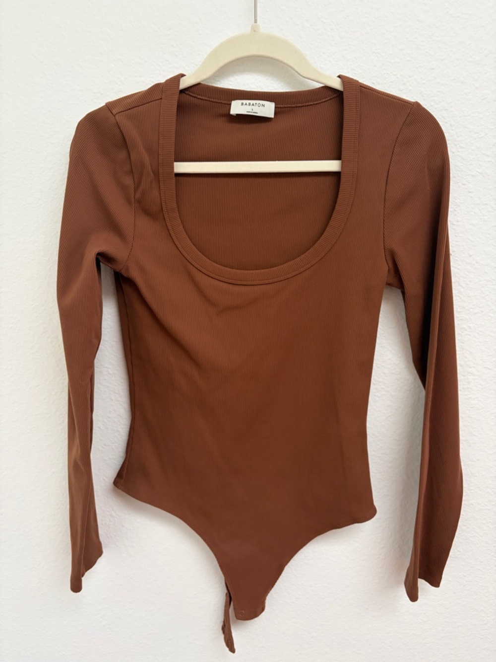 Babaton Rust Brown Ribbed Long Sleeve Scoop Neck Bodysuit